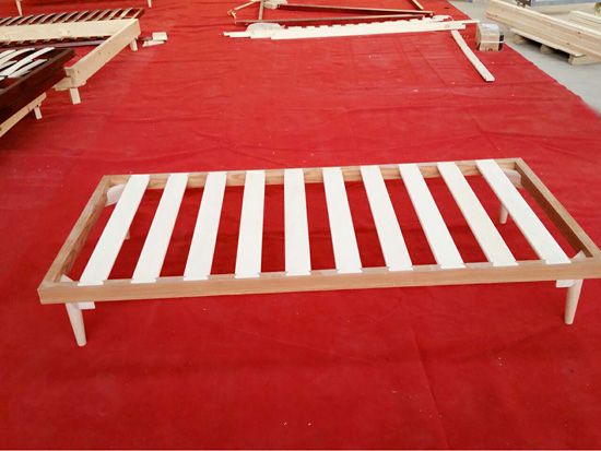 點擊查看詳細信息<br>標題：Wooden bedstead 閱讀次數(shù)：1159